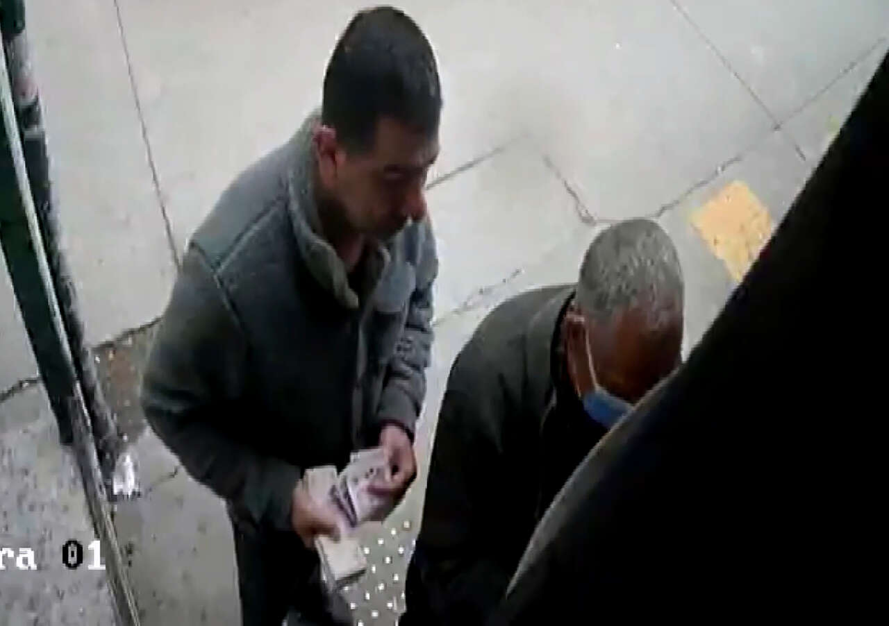 Düğünlere davetli gibi girip takıları çalmıştı! Tahliye edildi, yine çalarken yakalandı 10
